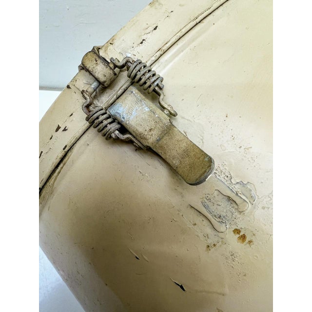 Vintage Cream Painted Metal Tin Hat Box, 1920s For Sale - Image 6 of 9