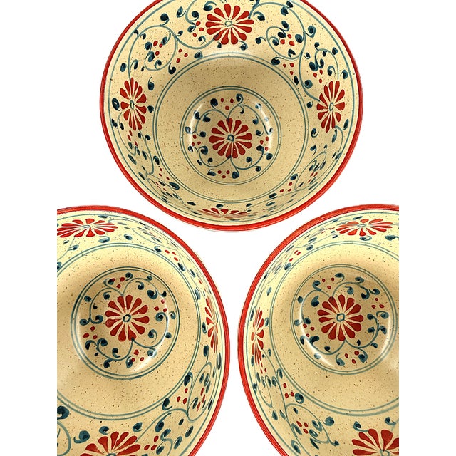 Set of 4 Bat Trang Vietnamese Ceramic Multipurpose Bowls With Hand Painted Botanical Motifs For Sale - Image 4 of 11