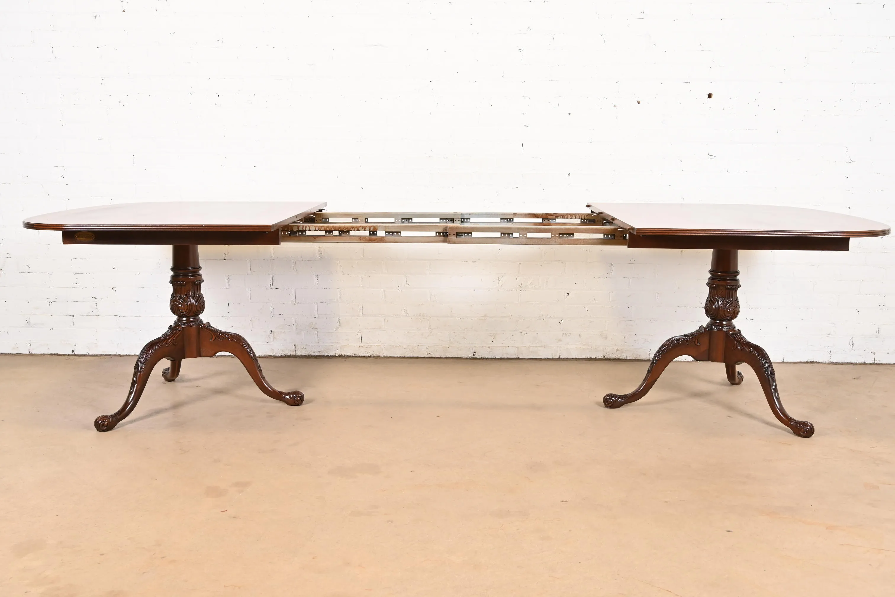 Drexel Heritage Georgian Banded Flame Mahogany Double Pedestal