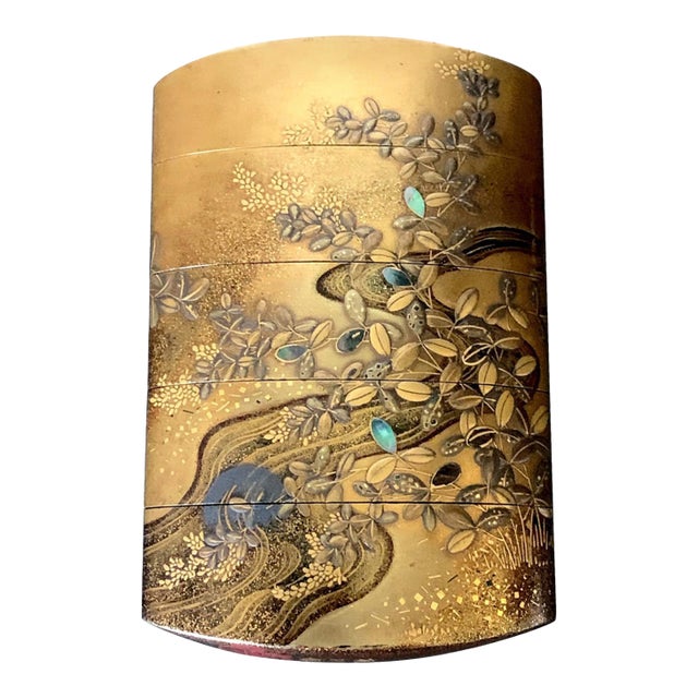 Fine Japanese Lacquered Inro with Inlays by Kajikawa For Sale