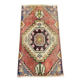 Turkish Yastik Rug 1'5" x 2'8" For Sale
