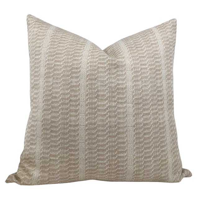 ⭐️ Ships Within 2 Days On the Front: Pilar Linen Fabric On the Back: Ivory Linen Fabric 100% Linen Fabric All pillow...