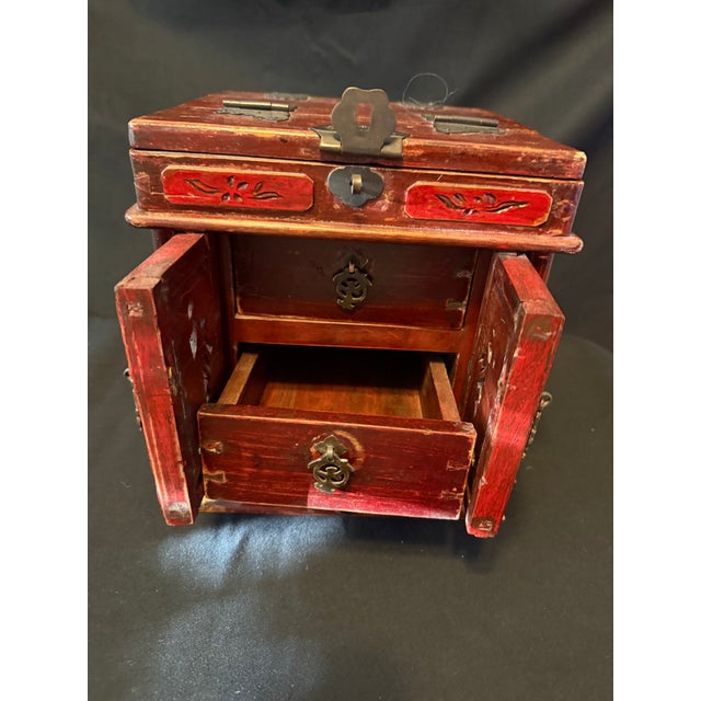 Chinese Vintage Chinese Red Lacquered Carved Wood Jewelry Box Vanity With Mirror For Sale - Image 3 of 10