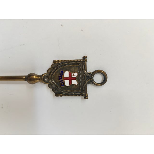 Vintage English Brass Toasting Fork With City of London Heraldic Coat of Arms For Sale In Palm Springs - Image 6 of 14