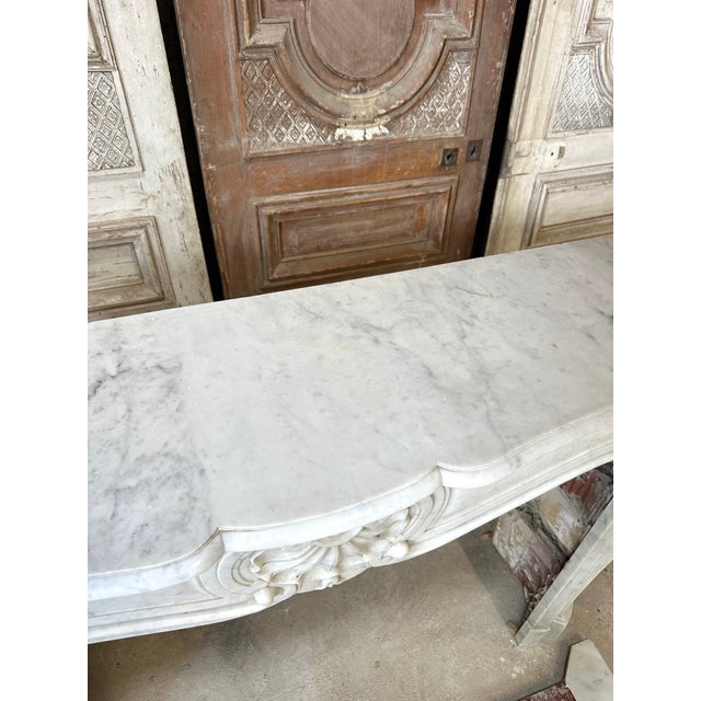 Louis XV Style White Marble Fireplace, 19th Century For Sale - Image 4 of 18