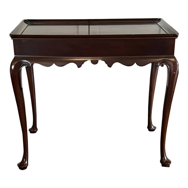 1970s Henkel Harris Signed Mahogany Tea Table Queen Anne Legs For Sale