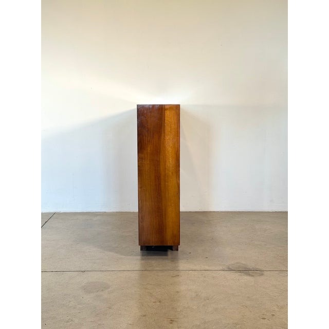 Walnut Bookcase in the style of Gio Ponti, 1950s For Sale - Image 4 of 12