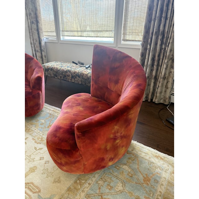 1980s 1980s Pair of Vladamir Kagan Nautilus Style Mid-Century Swivel Chairs in Unique Fabric For Sale - Image 5 of 6