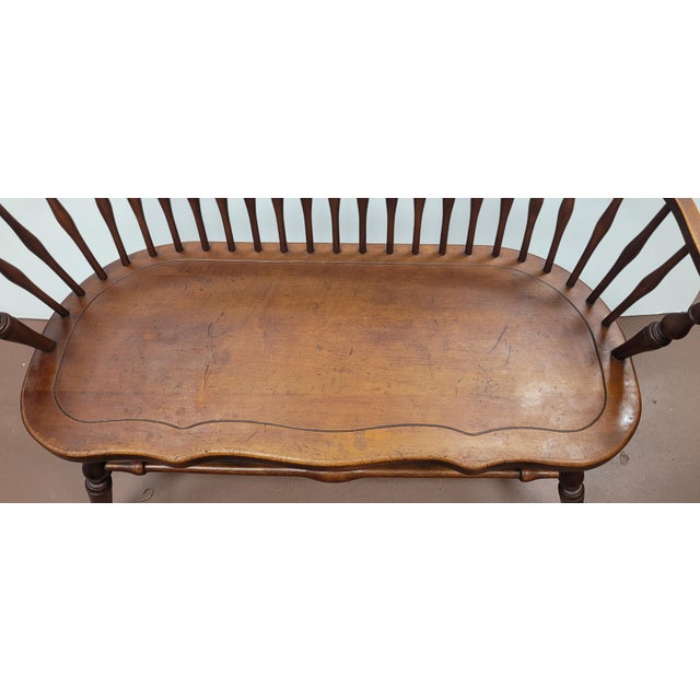 Vintage 1940s Rock Maple Windsor Bench For Sale In Philadelphia - Image 6 of 10