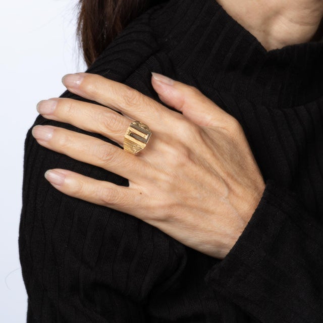 70s Square Ring Size 9 Vintage 14k Yellow Gold Wide Geometric Band Fine Jewelry For Sale In Los Angeles - Image 6 of 7
