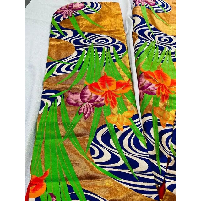 Embroidered Red and Green Japanese Silk Ceremonial Kimono, 1940's For Sale - Image 11 of 11