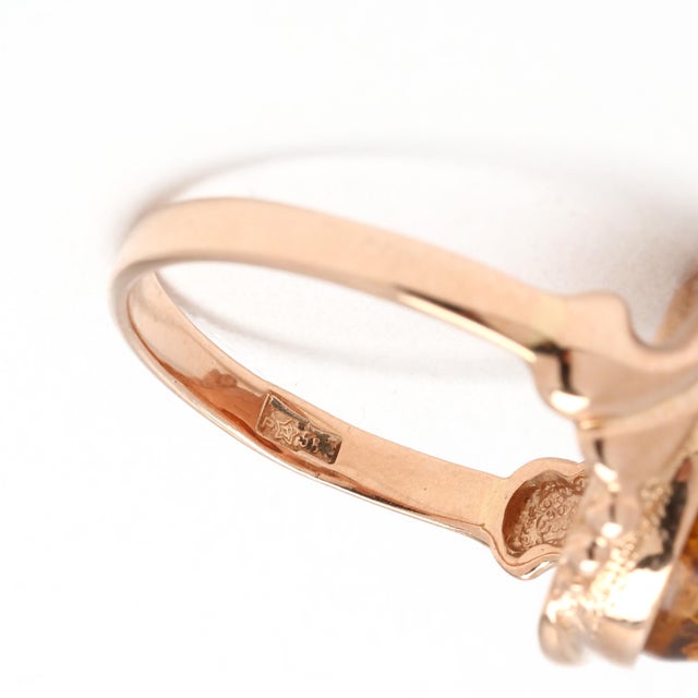 Round Amber Statement Ring, 9k Yellow Gold, Ring Size 5 For Sale In Greensboro - Image 6 of 7