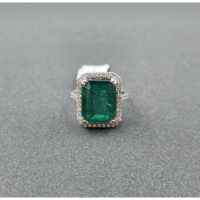 9.07 Ct Natural Emerald & Diamond Ring Size 6.5 For Sale In Chicago - Image 6 of 9