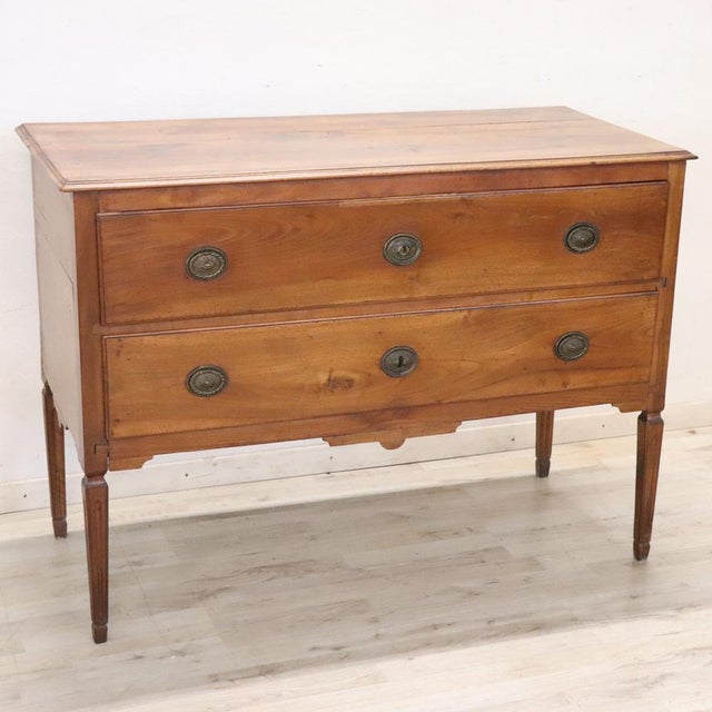 Antique 18th Century Walnut Chest of Drawers For Sale - Image 14 of 18