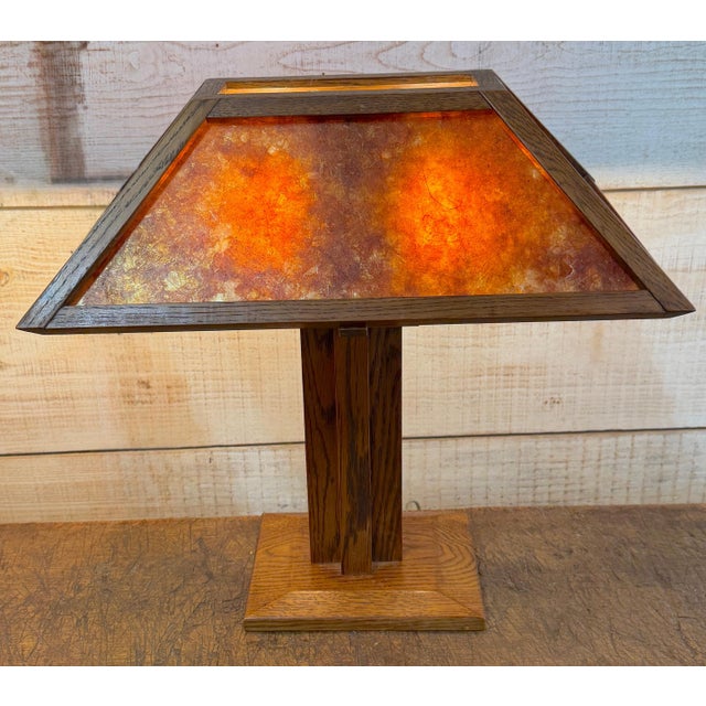 1980s Pair of Frank Lloyd Wright Style Oak & Mica Table Lamps, USA, circa 1980s For Sale - Image 5 of 15