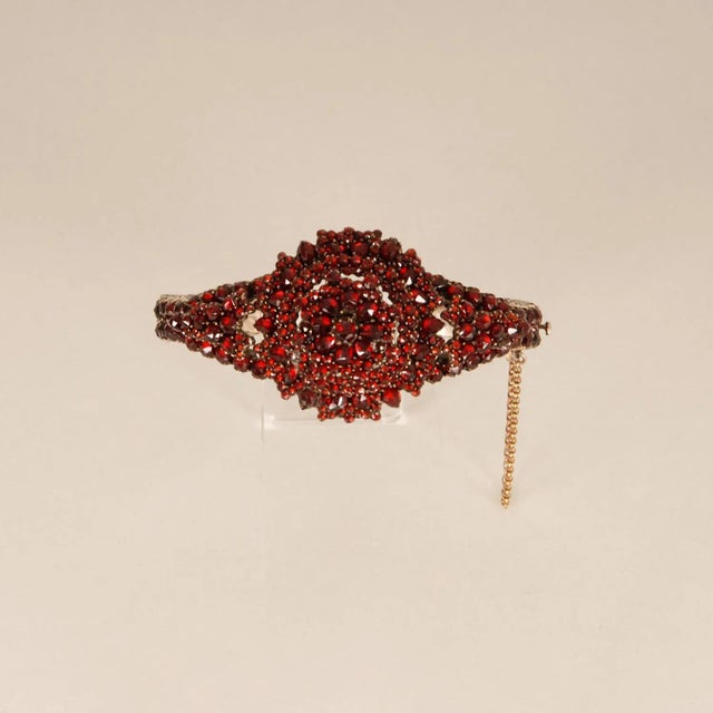 Boho Chic Victorian Bohemian Bangle Bracelet with Rose Cut Garnets, 19th Century For Sale - Image 3 of 16