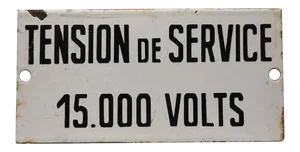 Black & White "Tension De Service" Sign