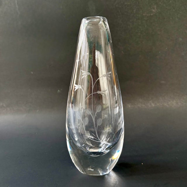 Mid-Century Modern Signed Kosta Sweden H3053 Crystal Bud Vase With Etched Wildflowers, Circa 1960s For Sale - Image 3 of 12