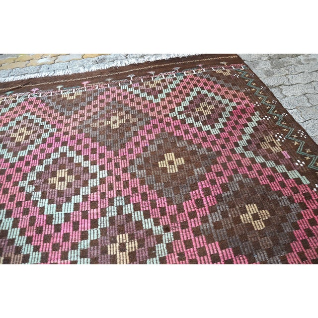 1960s 1960s Vintage Turkish Pink Kilim Rug For Sale - Image 5 of 11