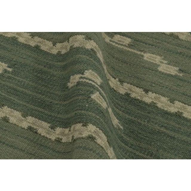 Textile Rug & Kilim’s Scandinavian-Inspired Rug, Swedish Minimalist Geometry in Green For Sale - Image 7 of 9