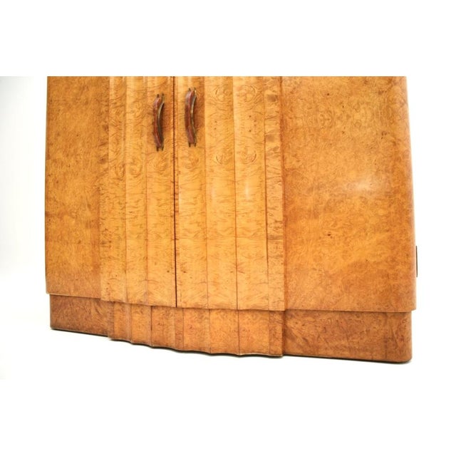 Art Deco Burr Walnut Cabinet from Harry and Lou Epstein, 1930s For Sale - Image 13 of 15