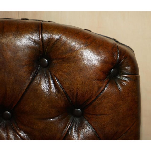 Antique Regency Brown Leather & Oak Chesterfield Desk Chair, 1820s For Sale - Image 6 of 18