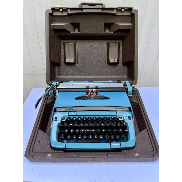 Vintage Smith Corona Galaxie 12 Typewriter For Sale - Image 12 of 12
