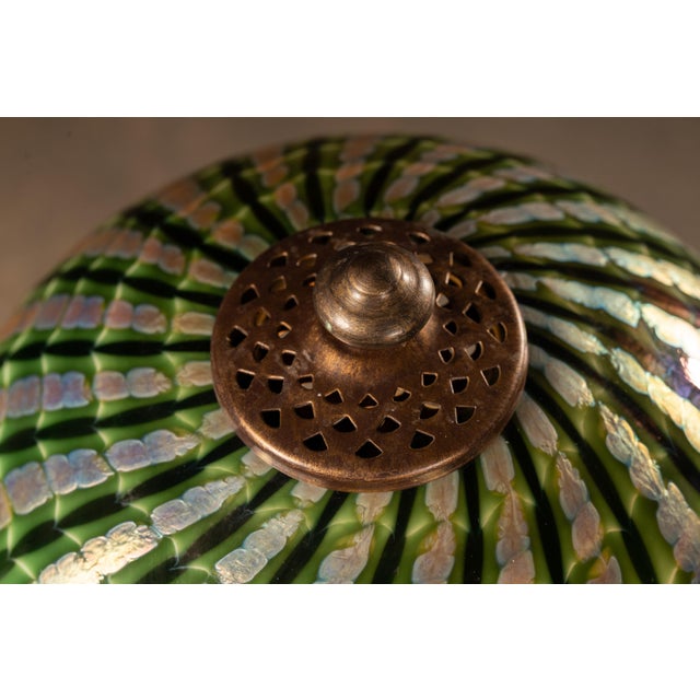 1900 - 1909 1900s Art Nouveau Edward Miller Art Nouveau Art Glass Table Lamp For Sale - Image 5 of 10