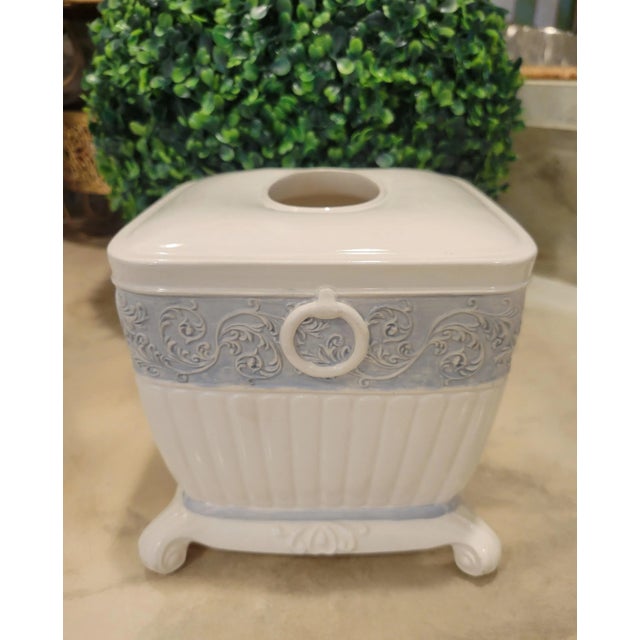 Chelsea House Inc Vintage Ceramic Pale Blue White Traditional Tissue Box Cover Holder For Sale - Image 4 of 7