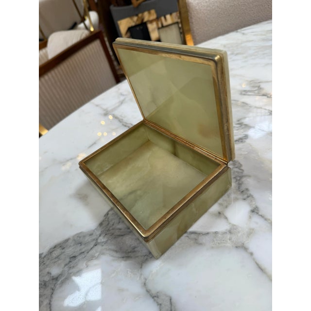 Vintage Onyx Stone Trinket or Jewelry Box For Sale - Image 4 of 7