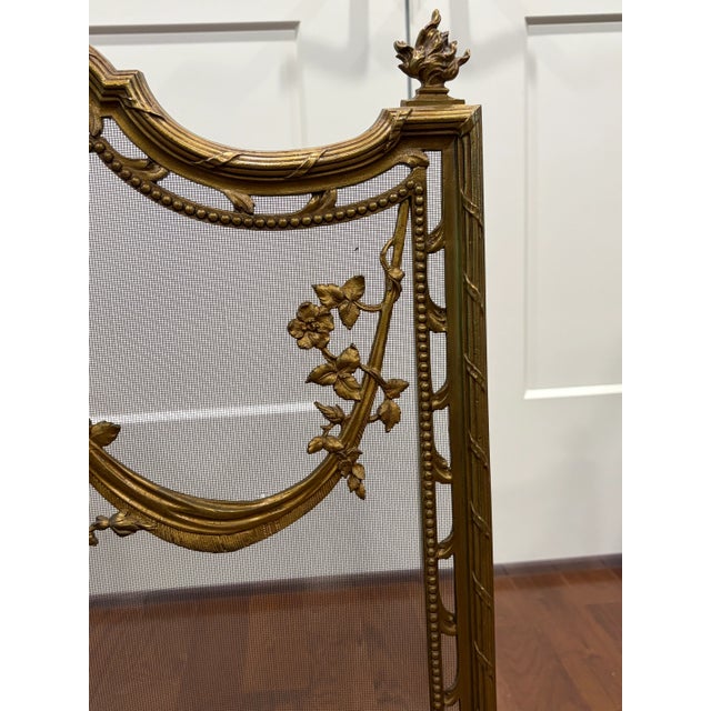 Late 19th Century French Louis XVI Brass Fireplace Screen W. Mesh Panel and Floral Details For Sale - Image 4 of 18