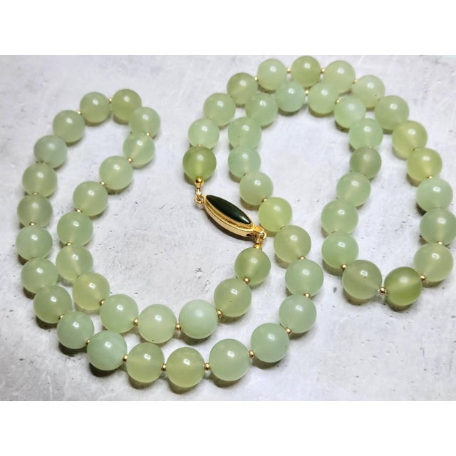 Vintage 32-Inch New Zealand Bowenite Beaded Necklace, Gold Plate Clasp For Sale In Cleveland - Image 6 of 7