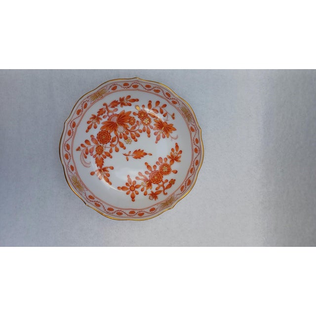 Indian Painting Coral Red Demitasse Mokka Cup and Saucer Duo from Meissen Porcelain, 1950s For Sale - Image 4 of 11