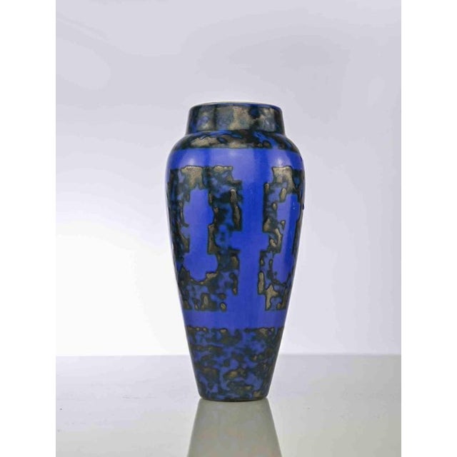 Vintage Blue Vase realized by Strehla in the mid-20th Century. Very good condition.