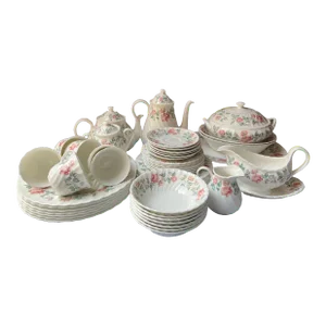 Vintage English Bone China Wedgwood Rosehampton Tea Set and Dinner Service for 6- 44 Peieces