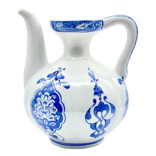 Handmade Ceramic Fluted Ewer (20cm) Blue & White Traditional Pitcher Form – Decorative Ribbed Jug For Sale