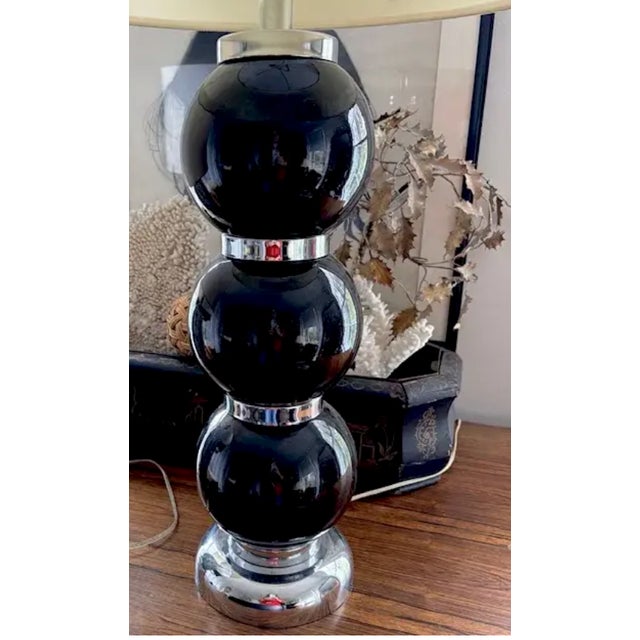 George Kovacs Mid 20th Century Mid Century Modern George Kovacs Black Ceramic and Chrome Stacked Ball Table Lamp For Sale - Image 4 of 7