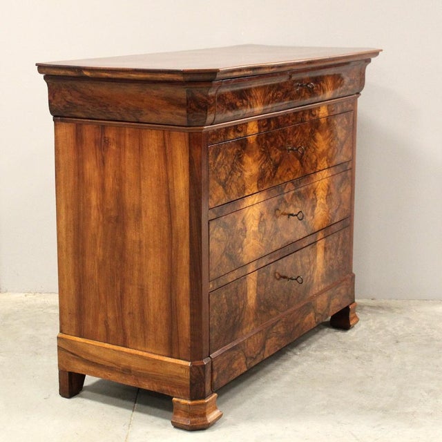 19th Century Louis Philippe Chest of Drawers in Walnut For Sale - Image 4 of 10
