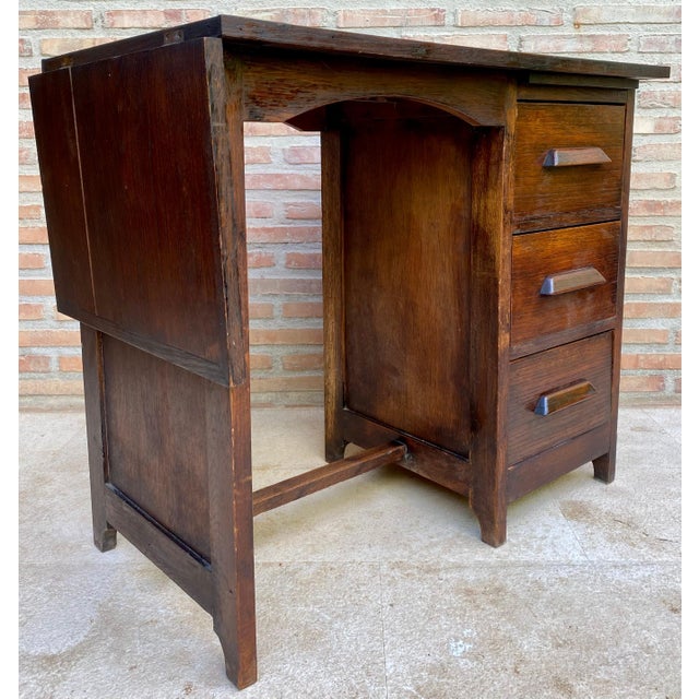 Wood Early 20th Century Spanish Desk or Work Table in Oak Wood with Lateral Wing, 192 For Sale - Image 7 of 18