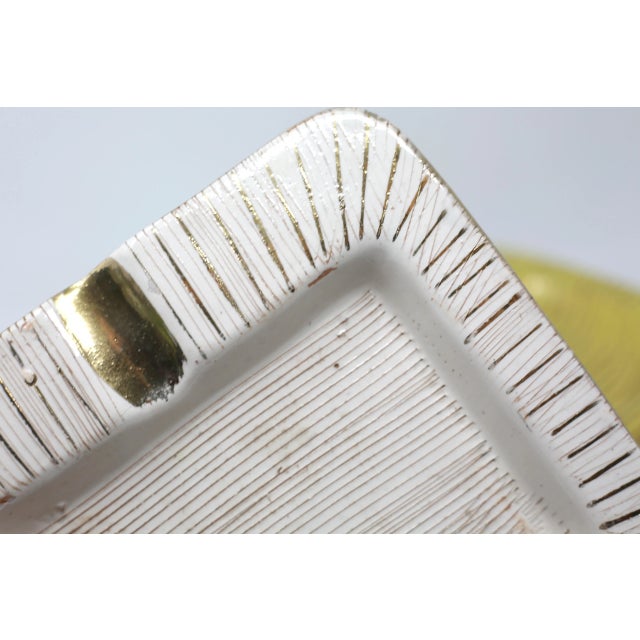 1960s Vintage Italian Square White/Gold and Yellow/Gold Ceramic Made in Italy Ashtrays - a Pair For Sale - Image 5 of 12