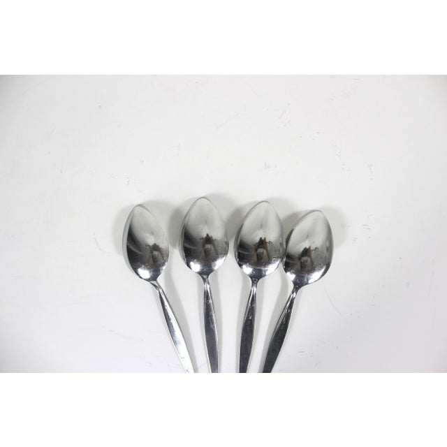 Oneida 1960’s Venetia Oval Soup Spoon Mid Century Modern 4 Stainless Steel Oneida Community For Sale - Image 4 of 6