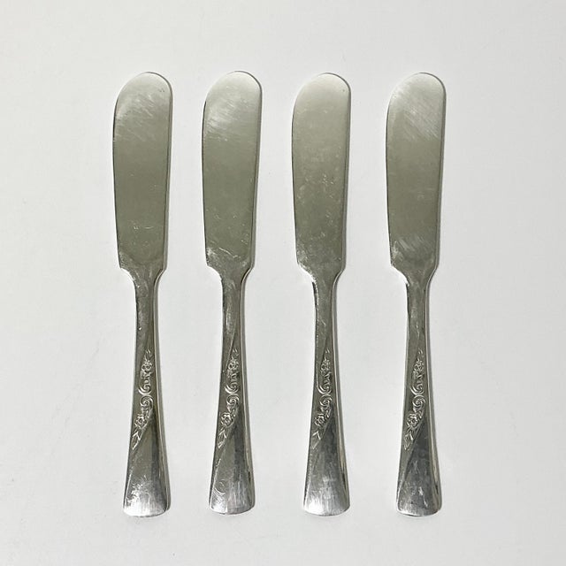 We love setting a dinner table with individual butter knives at each place setting. It’s chic and so considerate to add...