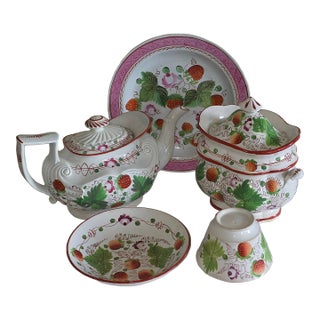 Group of English Pearlware Strawberry and Vine For Sale