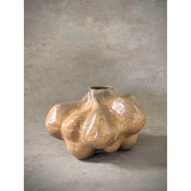 Bulbo Jaspe Organic Sculptural Vase in Handmade Ceramic by Pellizco Cerámica, in New conditions. Designed from 2000