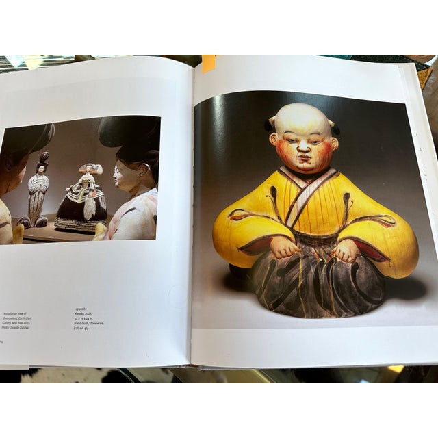 Important Ceramic Sculpture Karako by Akio Takamori Exhibited and Published For Sale - Image 18 of 18