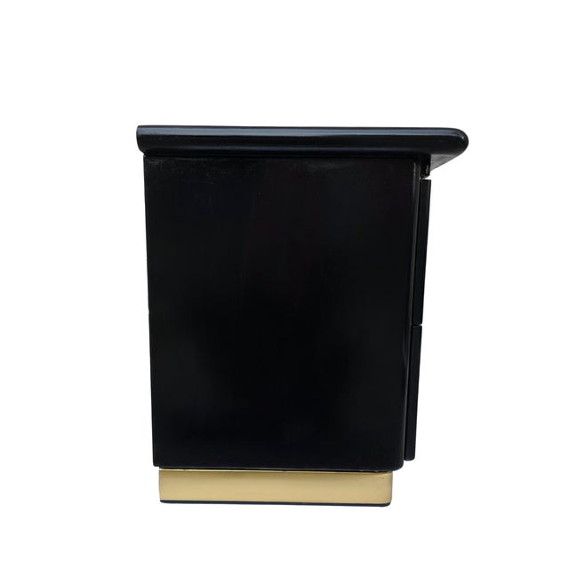 1970s Lane Altavista Dorothy Draper Style Espana Nightstands - Pair With Brass Plinth Bases For Sale - Image 5 of 17