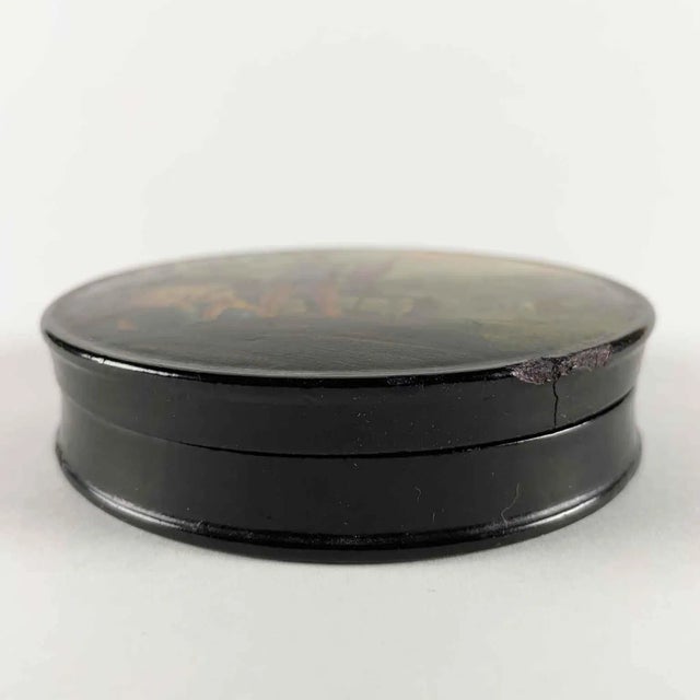 French Papier Mache Snuff Box Painted 1800 For Sale - Image 3 of 11
