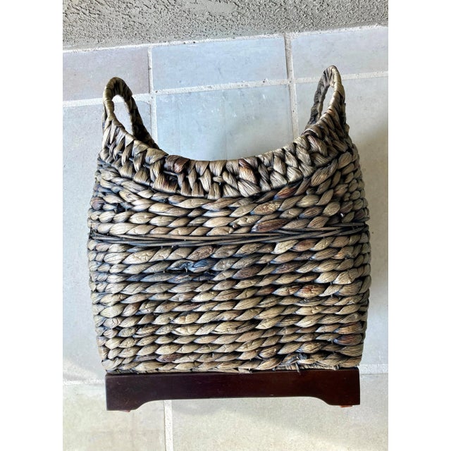 Late 20th-Century Rustic Chic Braided Seagrass Pedestal Floor Basket For Sale - Image 11 of 13