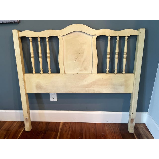 Henry Link Vintage Henry Link (Unstamped) French Country Provincial Headboard For Sale - Image 4 of 5