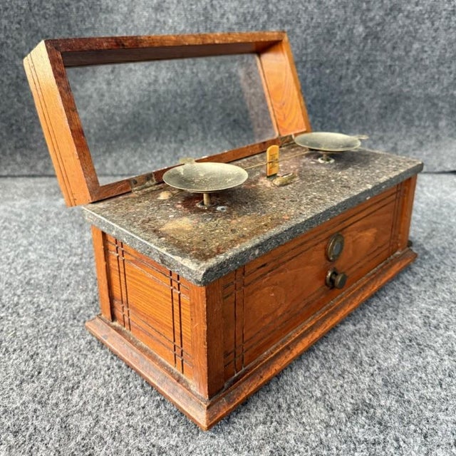 Antique Henry Troemner Apothecary Scale and Weights No. 190b For Sale - Image 4 of 16